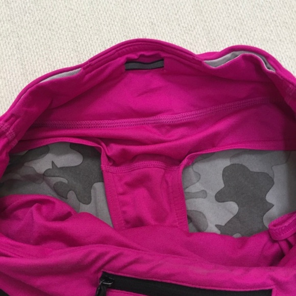 LULULEMON Paris Pink Camo Speed Shorts - Picture 5 of 6